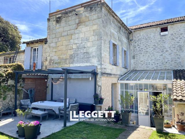 Maison 9 pièces 300 m²