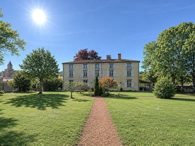 Maison 9 pièces 300 m²