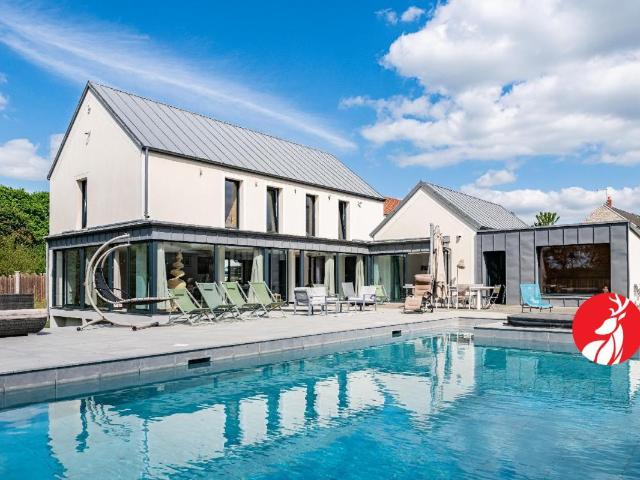 Maison 9 pièces 300 m²