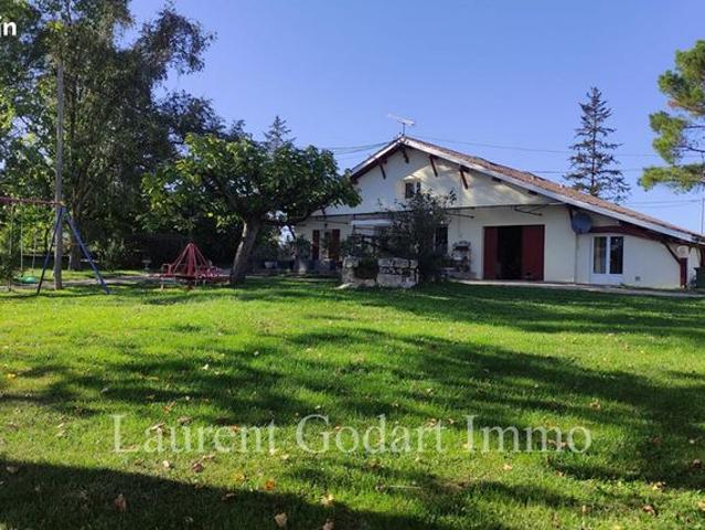 Maison 9 pièces 300 m²