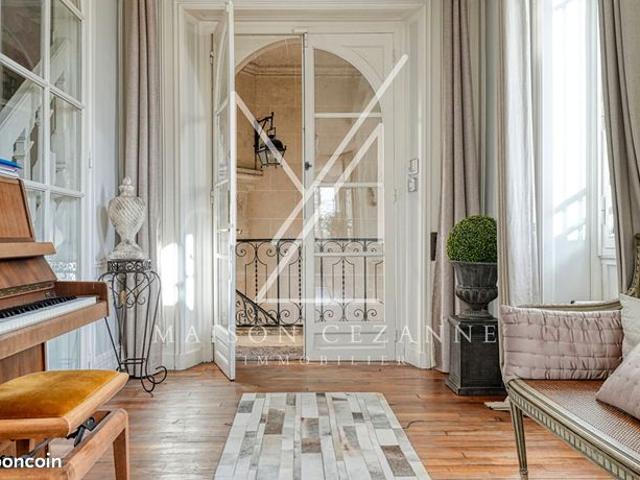 Maison 9 pièces 300 m²