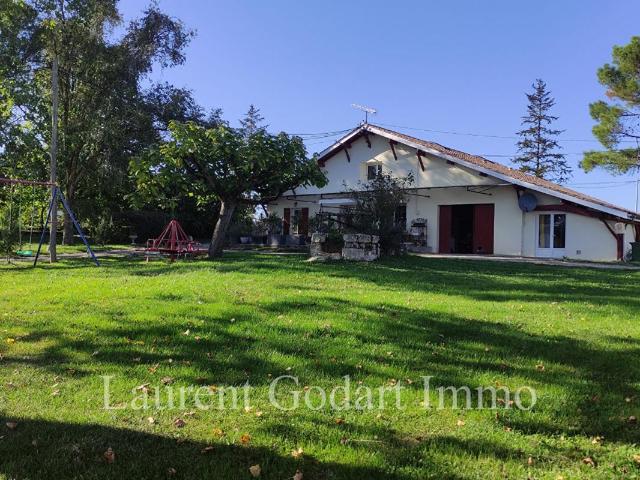 Maison 9 pièces 300 m²
