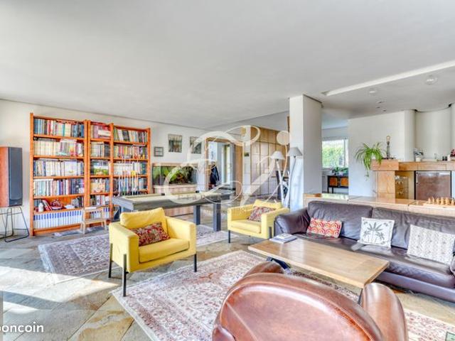 Maison 9 pièces 300 m²