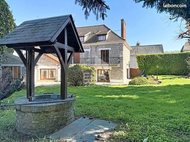 Maison 9 pièces 300 m²
