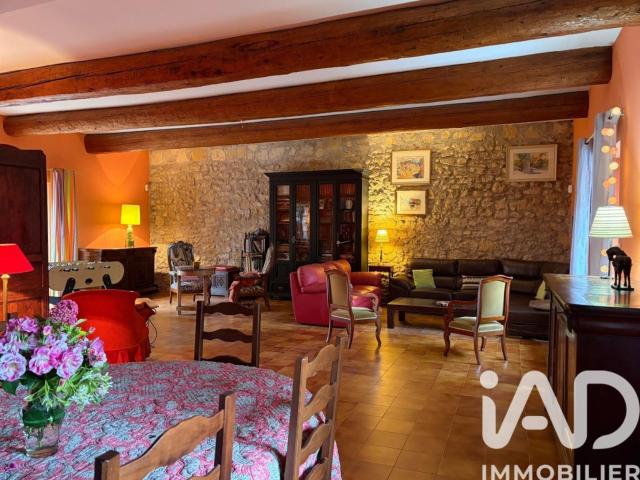 Maison 9 pièces 300 m²
