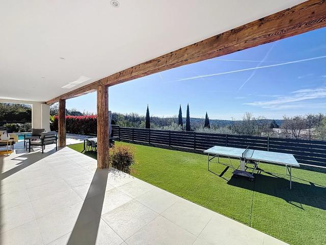 Maison 9 pièces 300 m²