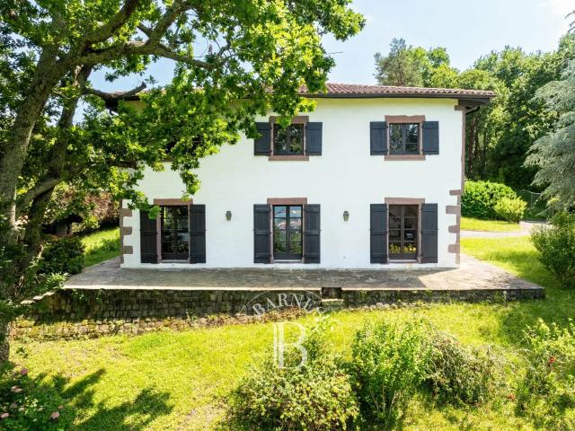 Maison 9 pièces 300 m²