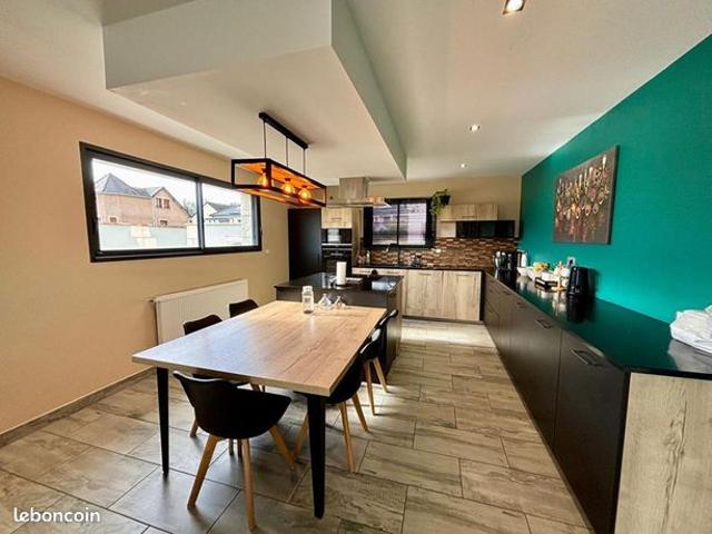 Maison 9 pièces 301 m²