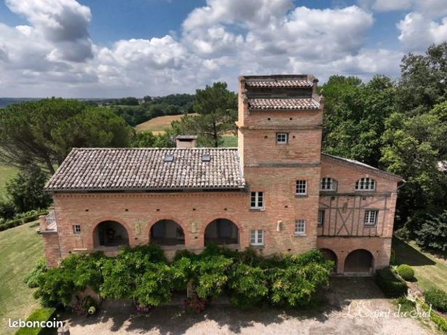 Maison 9 pièces 301 m²