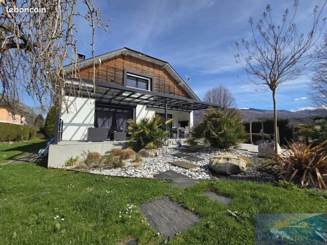 Maison 9 pièces 301 m²