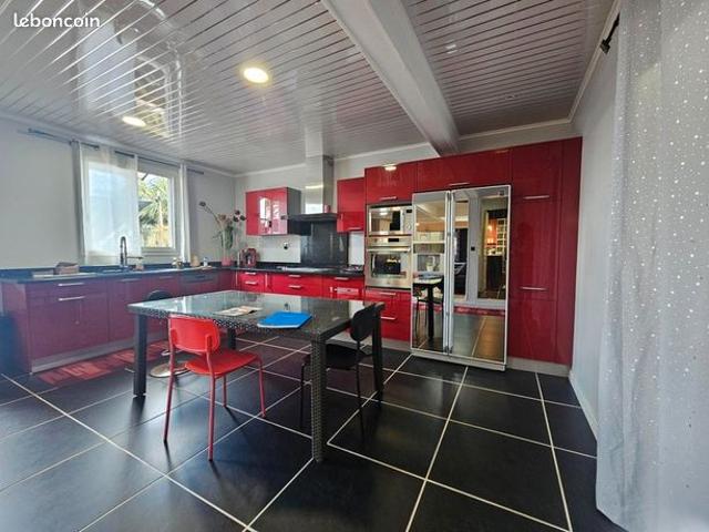 Maison 9 pièces 301 m²