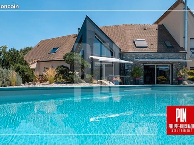 Maison 9 pièces 302 m²