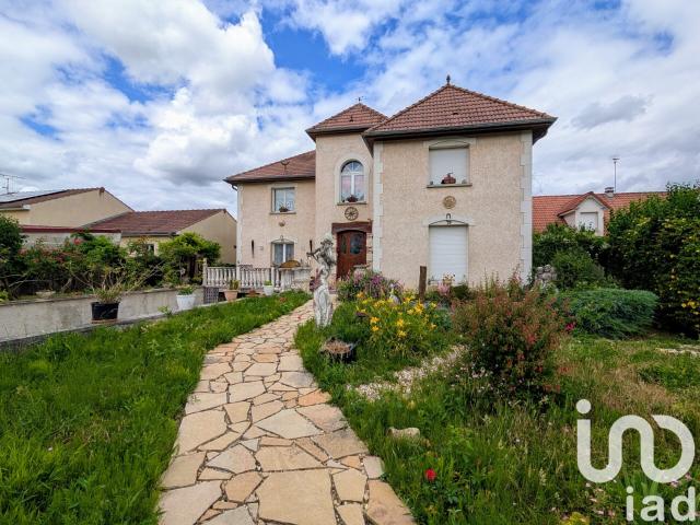 Maison 5 pièces 302 m²