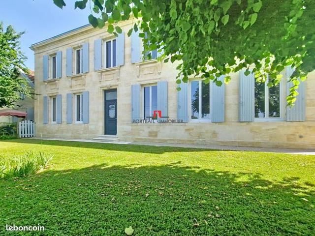 Maison 9 pièces 303 m²