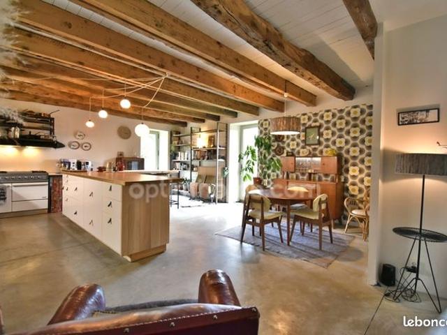 Maison 9 pièces 303 m²