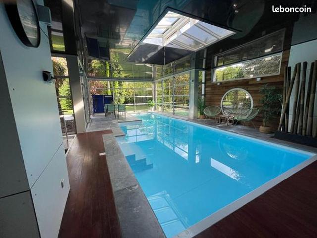 Maison 9 pièces 315 m²