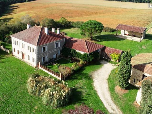 Maison 9 pièces 315 m²