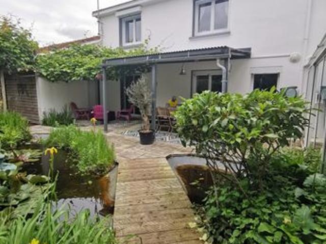 Maison 9 pièces 311 m²