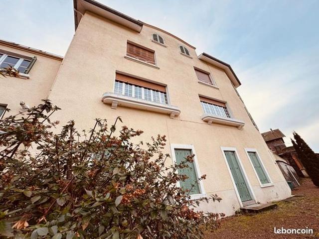 Maison 9 pièces 316 m²
