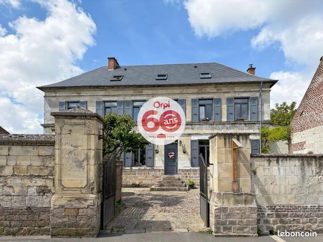 Maison 9 pièces 316 m²