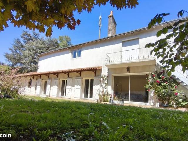 Maison 9 pièces 316 m²