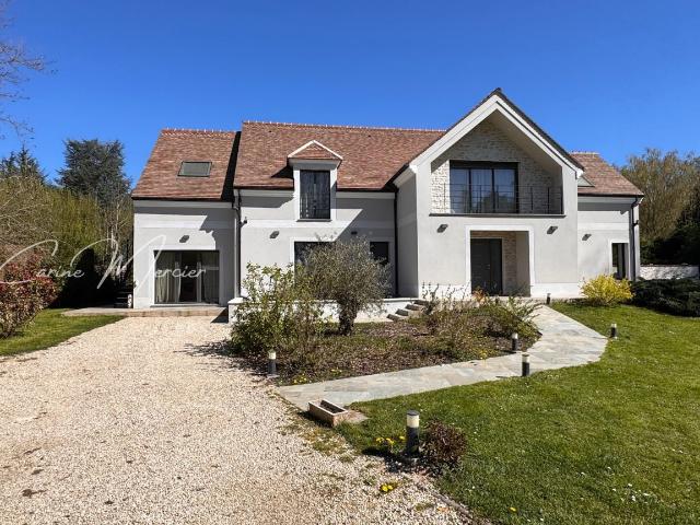 Maison 9 pièces 317 m²