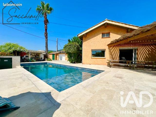 Maison 9 pièces 317 m²