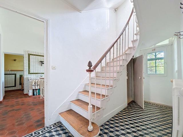 Maison 9 pièces 317 m²