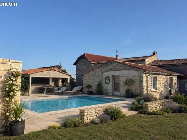 Maison 9 pièces 317 m²