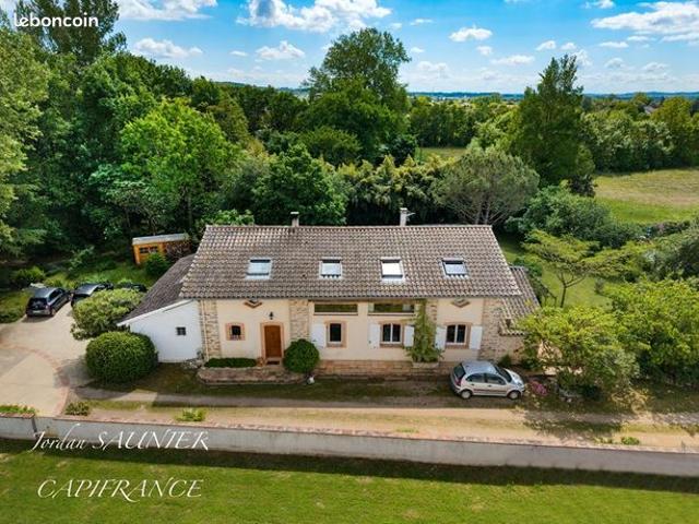 Maison 9 pièces 317 m²