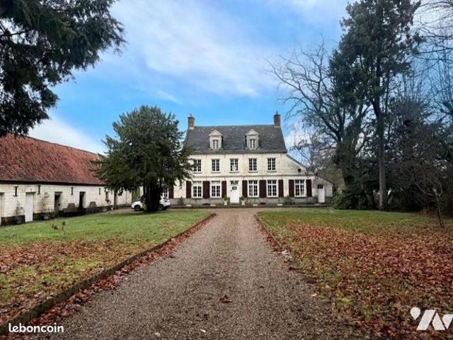 Maison 9 pièces 318 m²
