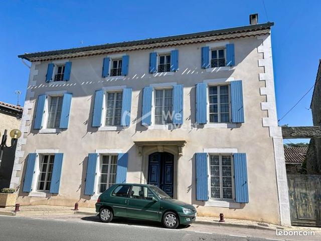 Maison 9 pièces 318 m²