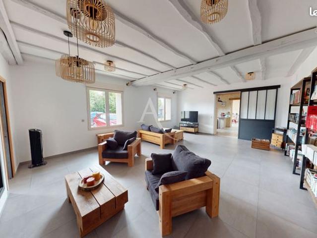 Maison 9 pièces 318 m²