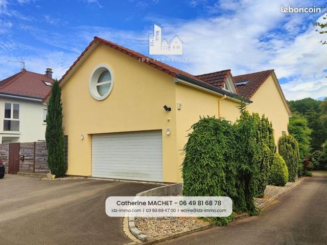 Maison 9 pièces 318 m²