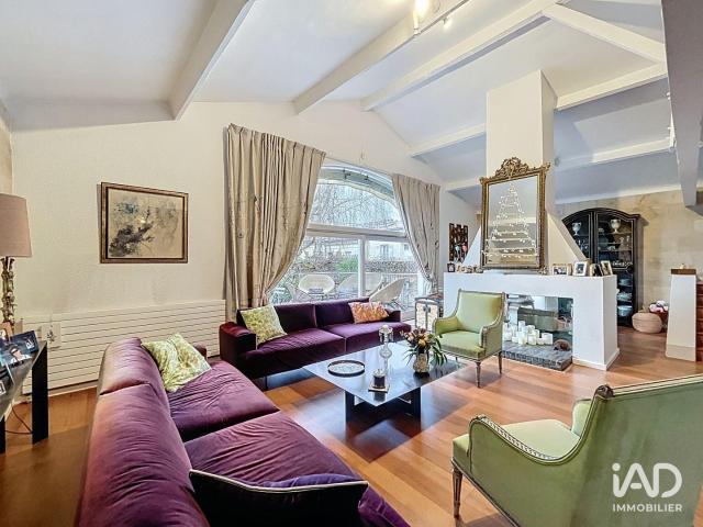 Maison 9 pièces 319 m²