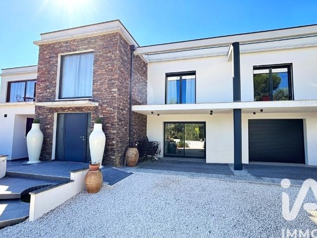 Maison 9 pièces 319 m²
