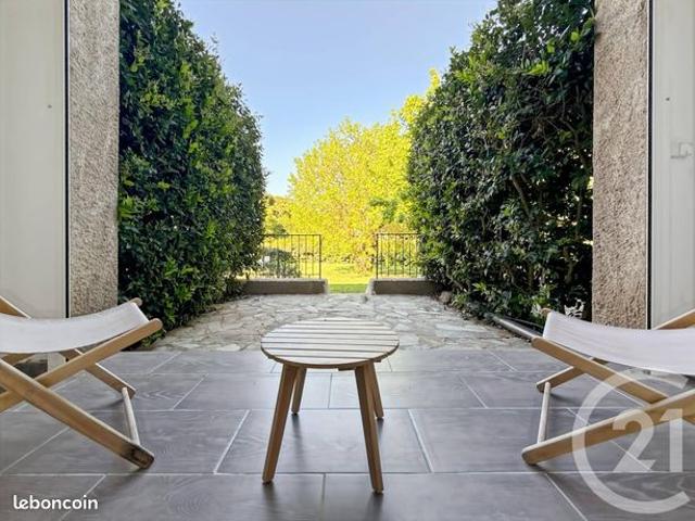 Maison 9 pièces 319 m²