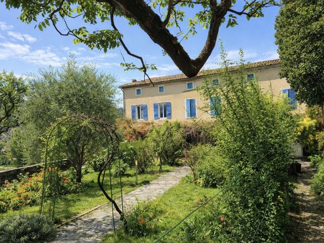 Maison 9 pièces 310 m²