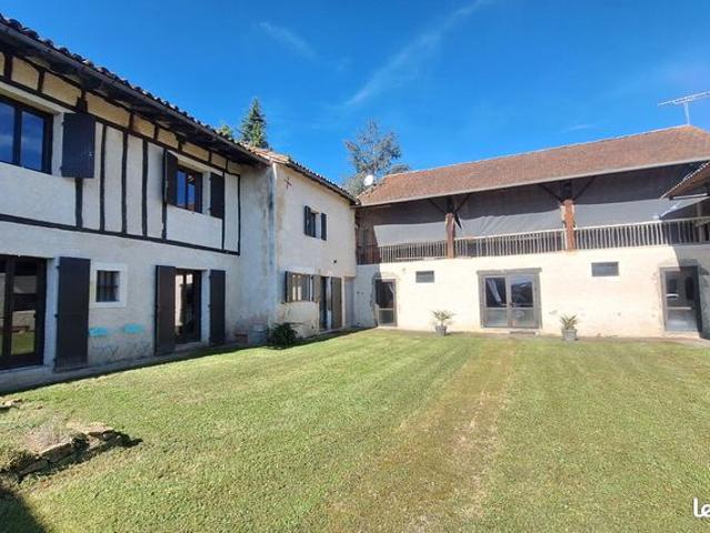 Maison 9 pièces 310 m²