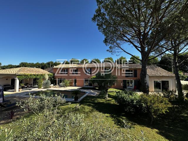 Maison 9 pièces 310 m²