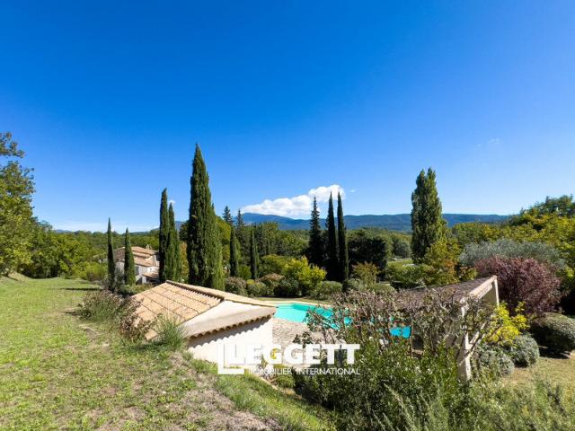 Maison 9 pièces 310 m²