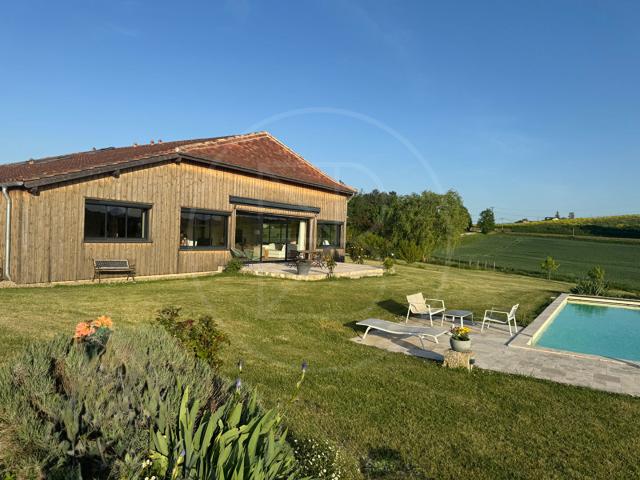 Maison 9 pièces 311 m²