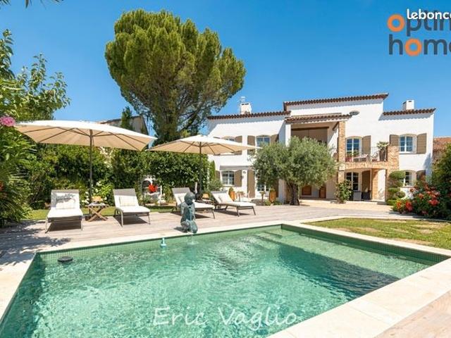 Maison 9 pièces 312 m²