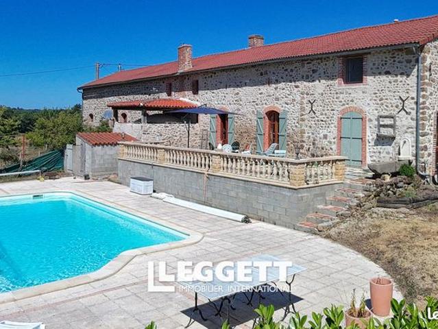 Maison 9 pièces 312 m²
