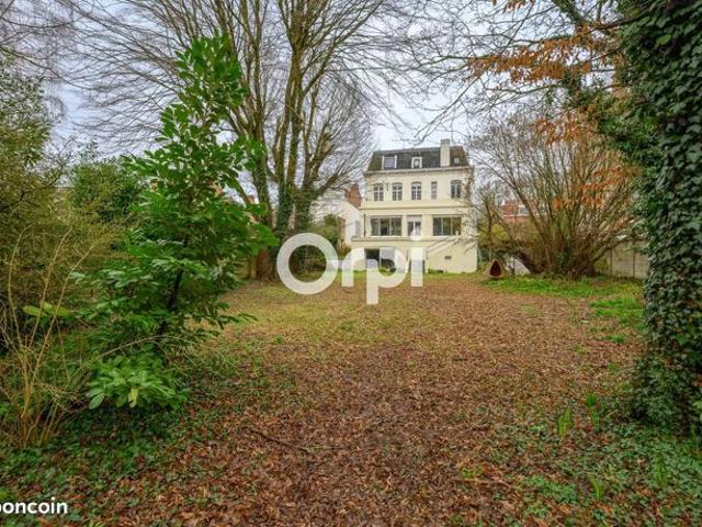 Maison 9 pièces 313 m²
