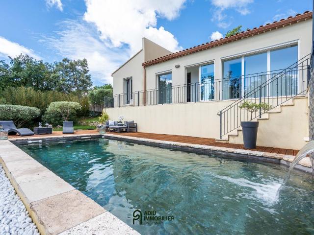 Maison 9 pièces 313 m²