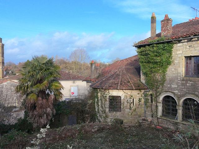 Maison 9 pièces 324 m²
