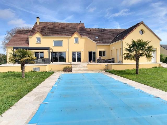 Maison 9 pièces 325 m²