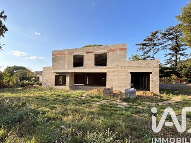 Maison 9 pièces 325 m²