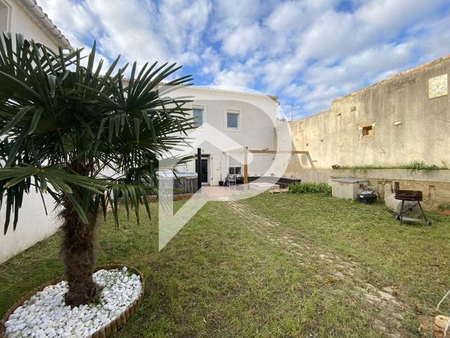 Maison 9 pièces 326 m²